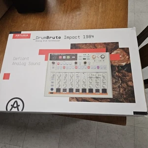 Arturia DrumBrute Impact Analog Drum Machine - Weiß - Gebraucht - Bild 1 von 5