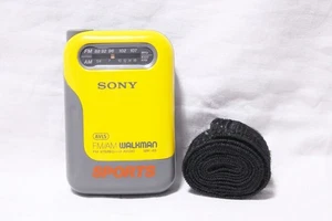 SONY Sports SRF-85 AM FM Radio Receiver Walkman portable radio - Imagen 1 de 7