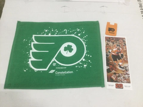 FLYERS Claude Giroux limited-edition 1000th game PRINT & GREEN RALLY TOWEL SGA Cover