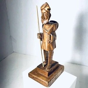 "Hombre viajero tallado en madera de colección con personal firmado 7"" de alto" - Imagen 1 de 5
