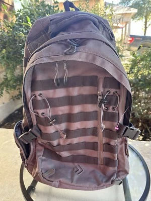Mochila gris táctica Quest Day Outdoors Products nueva sin etiquetas Foto 1 de 4