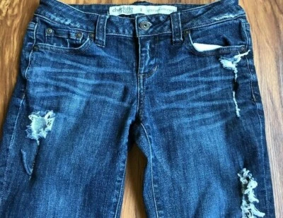 Charlotte Russe ~ Sexy ~ Enrollado ~ Recortado ~ Capris Denim ~ Talla 2 ~ 24” Entrepierna Foto 1 de 4