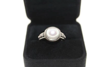  14K White Gold 3.5 Gram Cultured Pearl Ring Size 6 Two Baguette Diamonds - Image 1 of 4