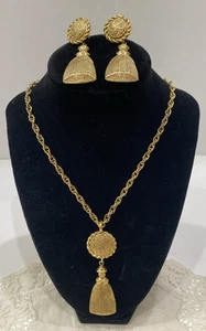 Signed Ivana Trump Necklace & Clip On Earring Set Gold Tone Tassel Ornate Dangle - Picture 1 of 13