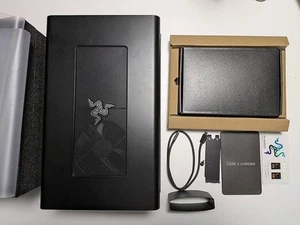 Boîtier graphique externe GPU Razer Core X Chroma (RC21-0143) - Noir avec boîte - Photo 1/24