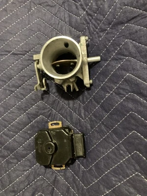 Cuerpo e interruptor del acelerador Porsche 914 Foto 1 de 4