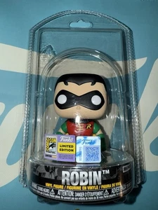 *ERROR* Funko Pop! SDCC Comic Con 2025 DC Robin Clamshell *ERROR* *ONE OF ONE* - Picture 1 of 3
