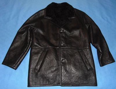 ABRIGO COCHE WALTER DAVOUCCI NEGRO PIEL DE OVEJA/CUERO BOTÓN MEDIANO Foto 1 de 4