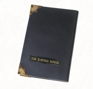 Harry Potter The Noble Collection Replica Tom Marvolo Riddle Diary - New in box - Picture 1 of 4