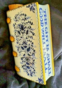 Vintage MMA Metropolitan Museum of Art Porcelain Flask Book Portugal - Picture 1 of 9