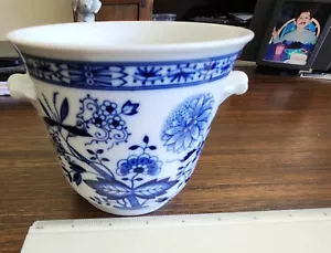 Vintage Hutschenreuther Blue Onion Flower Vase 11cm (approx) - Picture 1 of 4