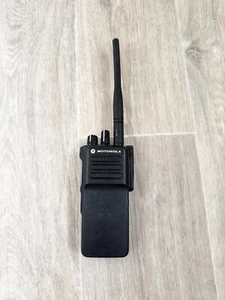 Radio digital Motorola DP4400e VHF - Imagen 1 de 7