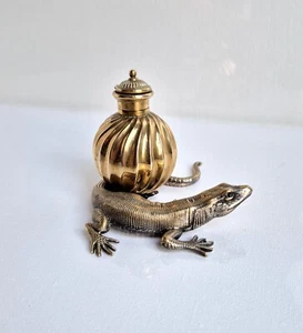 wunderschöne figürliche alte Bronze Öllampe - naturalistische Echse mit Smaragd - Bild 1 von 16