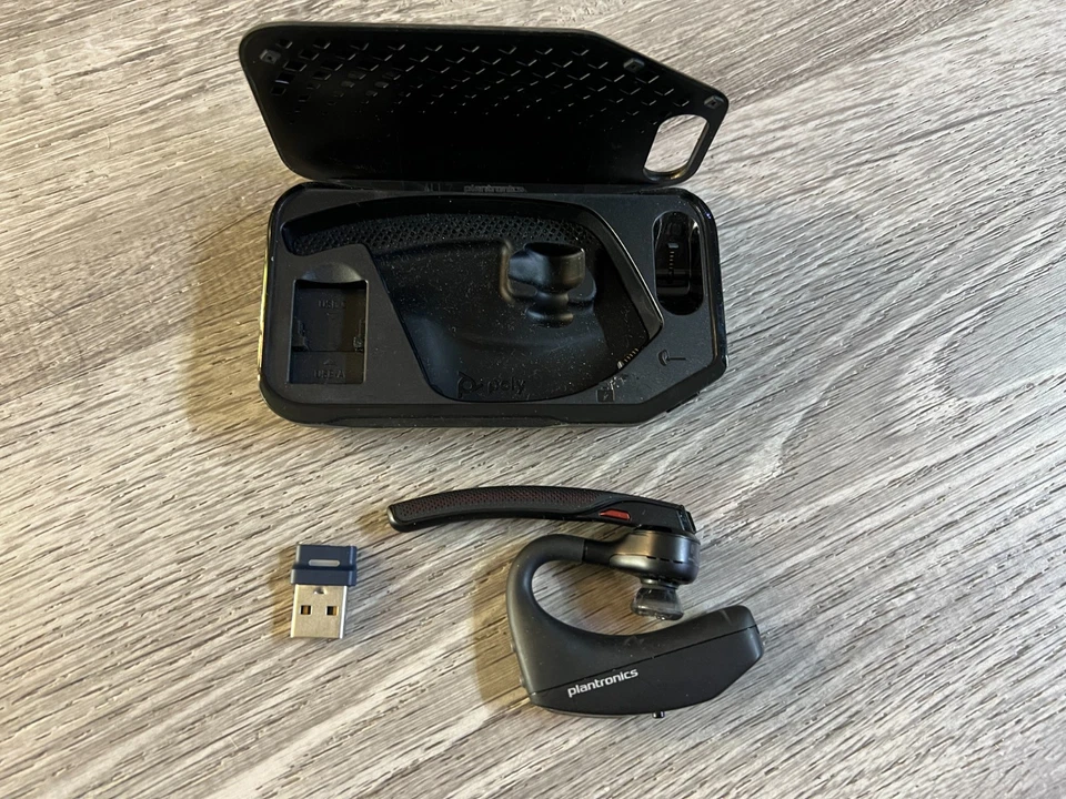 Plantronics Poly Voyager 5200 UC Bluetooth Headset - Image 1 of 4