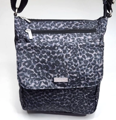 Bolsa tiracolo Baggallini Town preta estampa de chita cinza média interior - Imagem 1 de 4