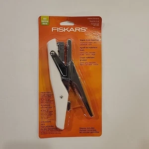 Fiskars Heavy Duty Craft Stapler for Thick Materials - New Packaging/ w Staples - Picture 1 of 2