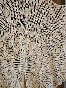 Vintage Handmade Crochet Tablecloth, Pineapple Oval Design Ivory 4' X 3-1/3' - Picture 1 of 11