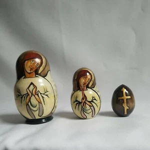 Bambole religiose in legno nidificazione croce preghiera dipinta a mano firmata casa altare/cappotto - Foto 1 di 12