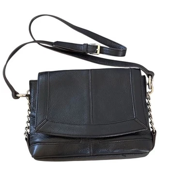 Bolso Bandolera B.Makowsky Cuero Negro Cadena Plateada Acentos 9.5 X 6.5 Foto 1 de 4