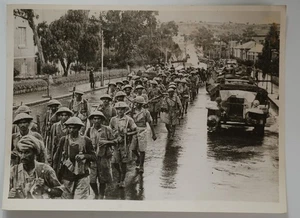PHOTO Argentique victoire  Anglaise D' Asmara SOLDAT INDIEN 15x20cm	1940 - Picture 1 of 1