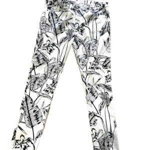 Jeans MrP Denim M/L Blanco Negro Floral Island leer - Imagen 1 de 13
