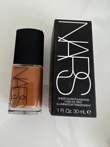 Nars sheer glow foundation in der Farbe  Med/dark 5 - Bild 1 von 4