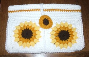 Handmade Sunflower Book Bible Journal Cover Crocheted Sleeve Kindle Tablet Pouch - Bild 1 von 4