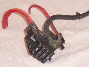 SAAB 1994-1998 900 Main Power Distribution Fuse Block Module w/ Four 60A Fuses - Bild 1 von 3