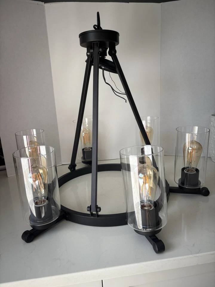 Lámpara de araña de rueda de carro de bronce Holman 26 3/4" de ancho para granja 6 luces Foto 1 de 4