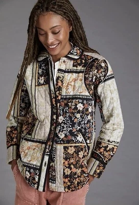Chaqueta acolchada con botones Anthropologie negra crema con retazos florales grande para mujer Foto 1 de 4