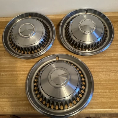 Chevrolet Impala Caprice 1968-1970 tapacubos 14"" ¡Juego de 3 usados OEM! Foto 1 de 4