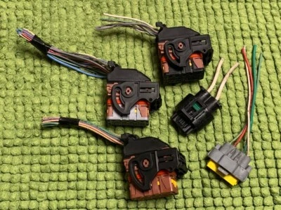 CONNECTEUR PRISE FICHE BOITE FUSIBLES  BSM KIT 5 PIECES PEUGEOT CITROEN - Image 1 of 4