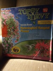 Topsy Turvy Upside Down Hummingbird Hangout Planter 2009 New In Box