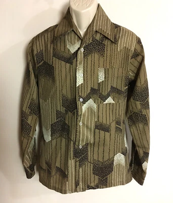 Camisa abotonada discoteca de nailon con patrón marrón Montgomery Ward de la década de 1970 vintage para hombre Foto 1 de 4