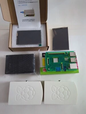 Raspberry Pi 2x Pi 1 (2011.12) 1x Pi 2 Model B 1x MHS 3.5 inch 1x RPi LCD 4inch - Bild 1 von 4