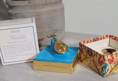 Vintage Avon Bandolim Perfume Sólido na Caixa Original - Sem Resto de Perfume - Imagem 1 de 4