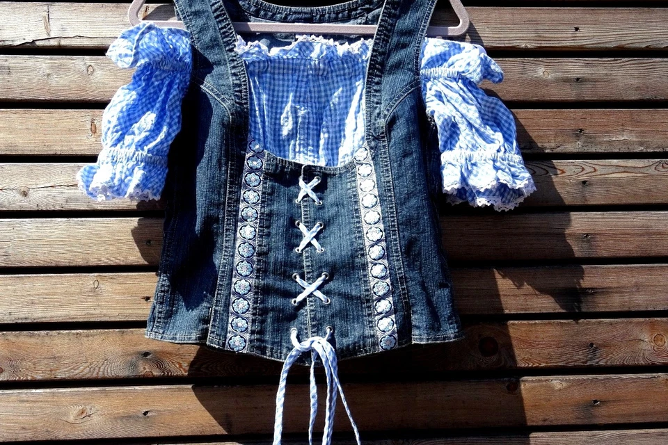 Exkl Trachtenbluse Gr.36 Miederbluse m. Schnürung u. RV Halbarm im Carmen-Stil   - Bild 1 von 4