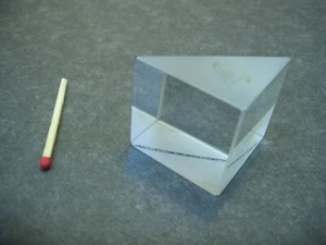 Optisches Prisma Glas, Grundfl. (schwarz) 45 x 30 mm, H = 22mm, Seiten 30x30mm - Bild 1 von 6