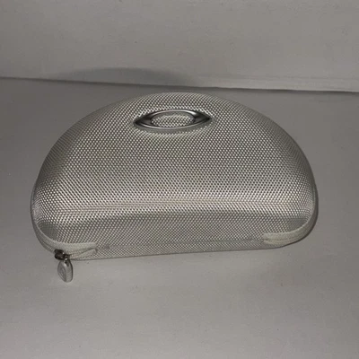 Gafas de sol Oakley estuche rígido con cremallera blancas - solo estuche Foto 1 de 4