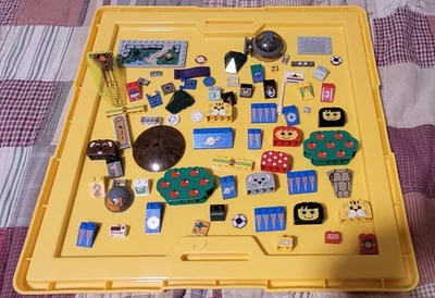 LEGO Vintage Printed Parts Piece Lot - Including LEGOLAND, CLASSIC SPACE - Image 1 of 4