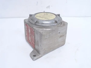 250979 gebraucht; Electro-Sensors DR-1000 Digital Speed Switch; 115VAC; 3/4NPT - Bild 1 von 8