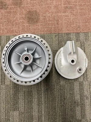 YZ400 1978 cubo de rueda OEM genuino con cubierta central Yamaha Foto 1 de 4