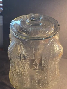 GEPRÄGTE ERDNÜSSE AUF SOCKEL MIT ERDNUSS-FINALE. MRKD."MADE IN USA" AUF UNTERTEIL. 13,5 - Bild 1 von 11
