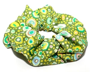 ONE HAND-MADE HAIR SCRUNCHIE IN KAFFE FASSETT COTTON FABRIC, GREEN COLOUR - Picture 1 of 2