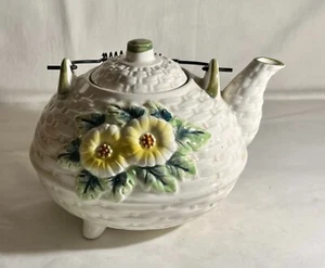 Lefton Rustic Daisy Teapot With Lid - Picture 1 of 2