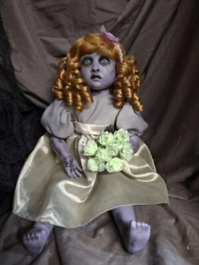 Muñeca espeluznante única en su clase, porcelana, pintada a mano, 16 pulgadas de alto, utilería de Halloween - Imagen 1 de 1
