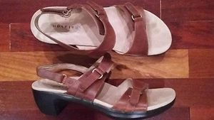 ARAVON Combination Last Womens Brown Leather Sandals 8M Comfort By New Balance - Picture 1 of 7