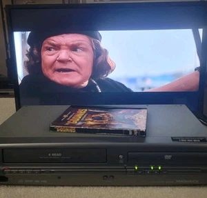 Magnavox MWD2205 DVD/ VCR Combo Player VHS Recorder W/ Remote Tested Works - Afbeelding 1 van 8