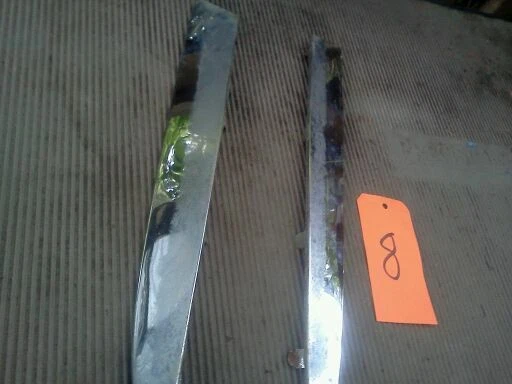 Jaguar 3.8L 1959-1967 A Pillar Chrome side of windsheild OEM  — 第 1/1 张图片