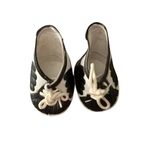 Infant Baby Shoes Black & White Wingtip Style Size 4 – Preowned Good Shape - Picture 1 of 6